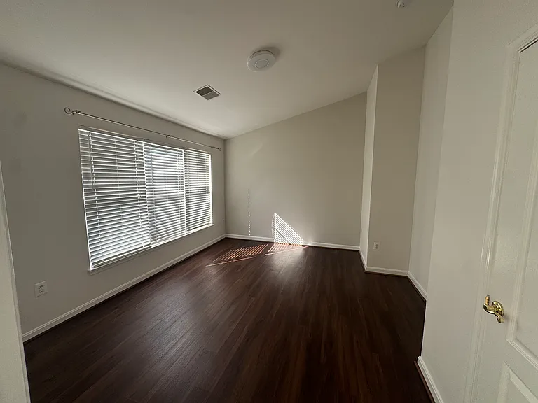 Bed Room 1 (Master)