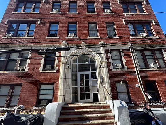 5th image of 101-103 Clifton Pl #35A