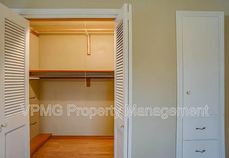 2218 E 18th St #A — Photo 20