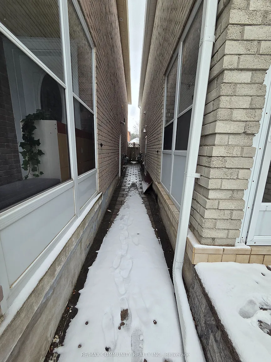 153 Cimmaron St #Basement photo 1