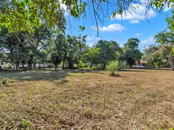 1247 W San Antonio St, San Marcos, TX 78666