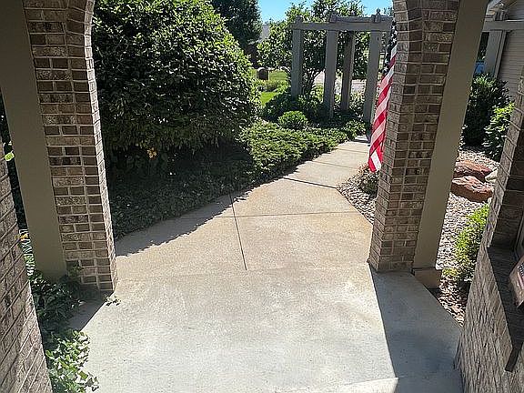 4th image of 51827 Pebble Brooke Dr