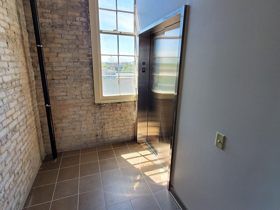 1st image of 200 Prairie St #401