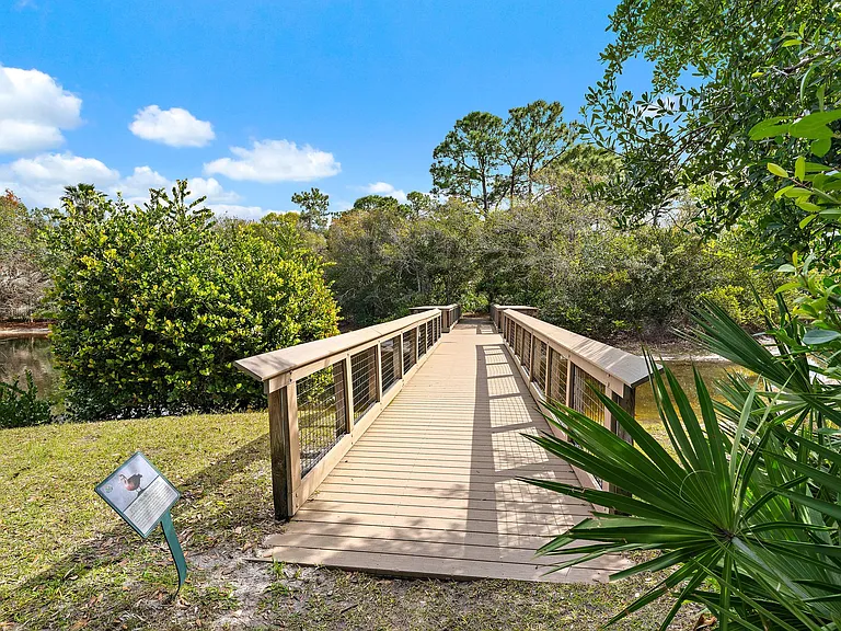 146 W Thatch Palm Cir — Photo 6