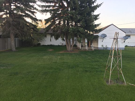 3rd image of 209 13th St W
