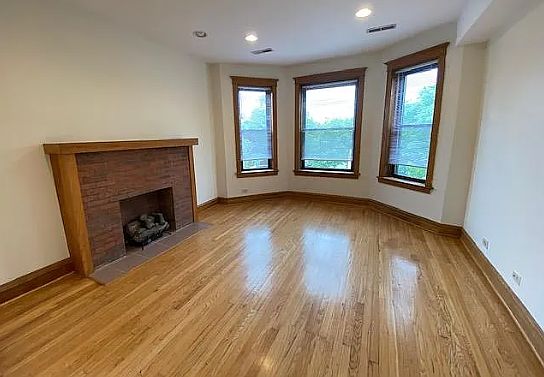 3rd image of 2701 N St Louis Ave APT 1A