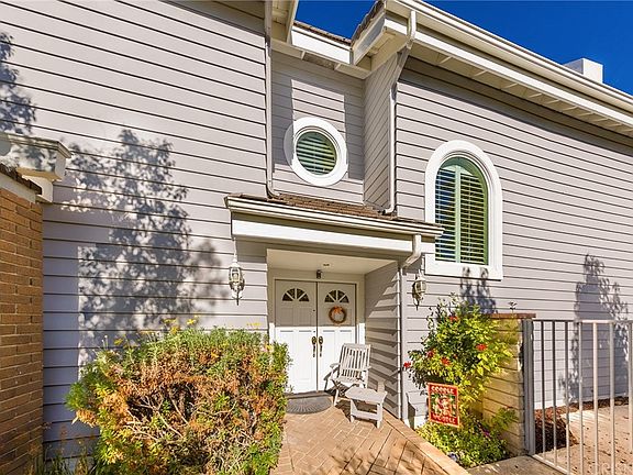 4th image of 24548 Lorikeet Ln