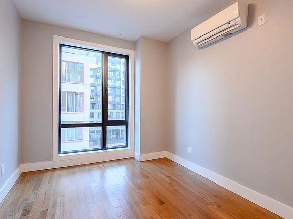 5th image of 115 Stanwix St APT 211