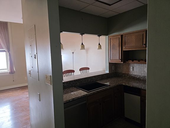 3rd image of 535 Main St APT 22