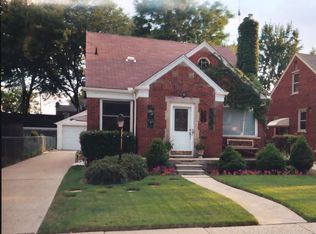 5639 Hillcrest St, Grosse Pointe, MI 48236