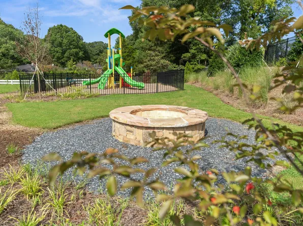 3910 Brushy St, Powder Springs, GA 30127