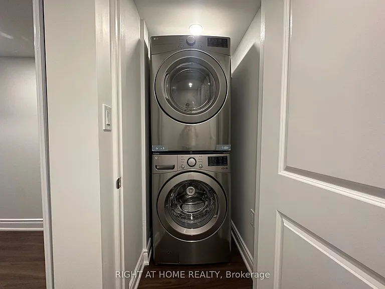 481 Bergamot Ave — Photo 11