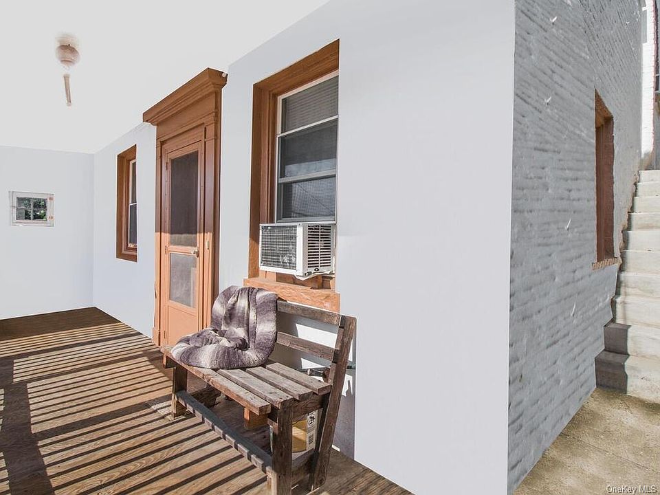 198 Oak St, Yonkers, NY 10701 Zillow