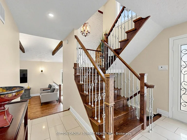 3485 Cawthra Rd — Photo 20