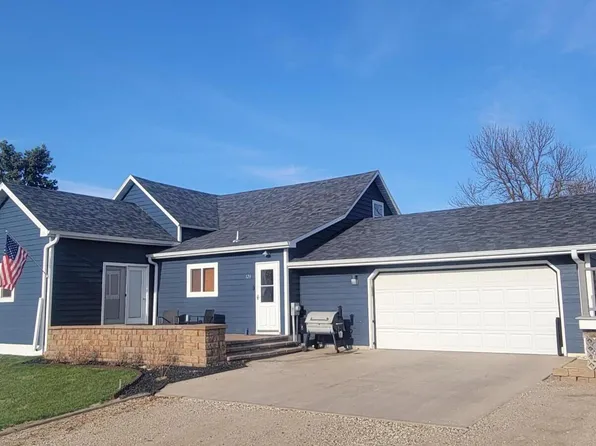 120 2nd Ave NW, Warner, SD 57479