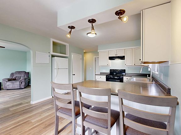 4th image of 65 Baird Avenue