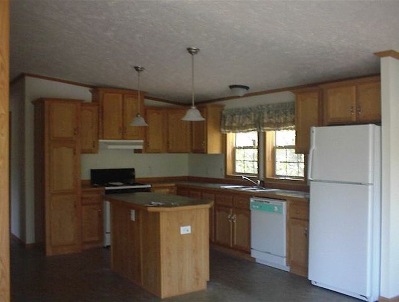 3rd image of 711 Allen Teator Road