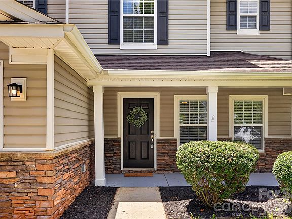 3rd image of 8932 Oransay Way