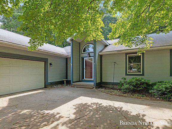 2nd image of 13412 Forest Park Dr