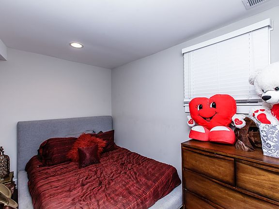 3rd image of 2449 W Homer St #0