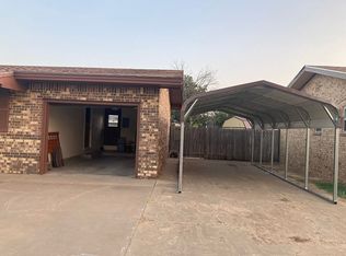 901 W Ross St, Floydada, TX 79235