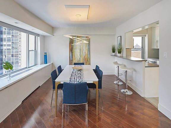4th image of 118 E 60th St APT 23H