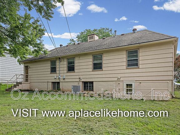 3rd image of 8810 Benson St
