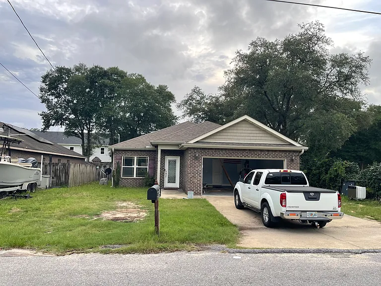 702 Hazel Dr — Photo 18