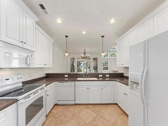 5th image of 3042 Bay Shore Ln