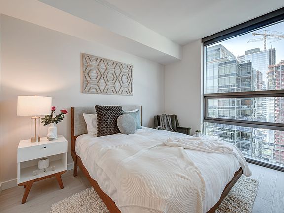 5th image of 1120 S Grand Ave #1806