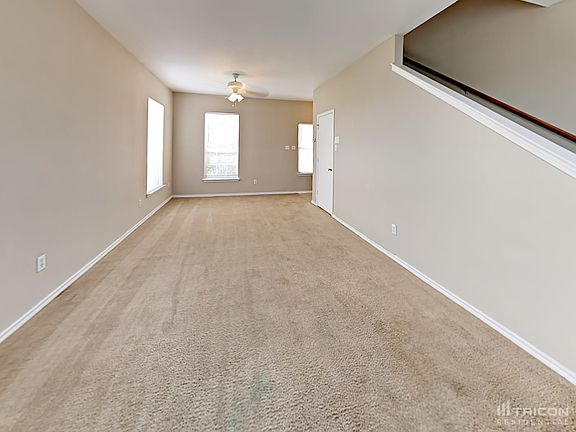 3rd image of 5763 Midcrown Dr