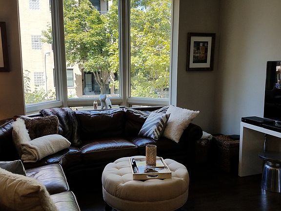 4th image of 439 W Blackhawk St #7