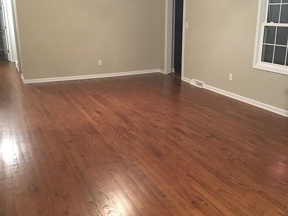 5th image of 835 Glenview Way