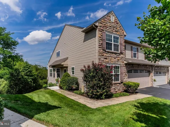 351 Weatherstone Dr, New Cumberland, PA 17070