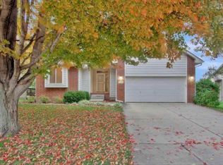 328 N Oakmont Ct, Andover, KS 67002