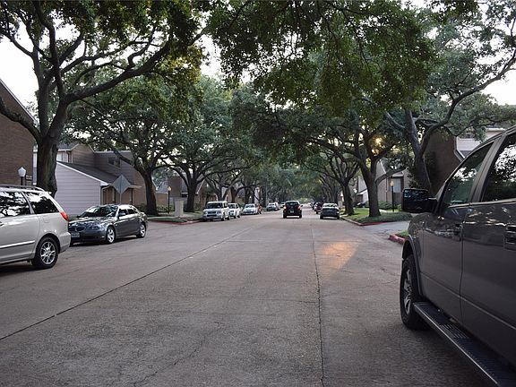5th image of 13776 Hollowgreen Dr #407