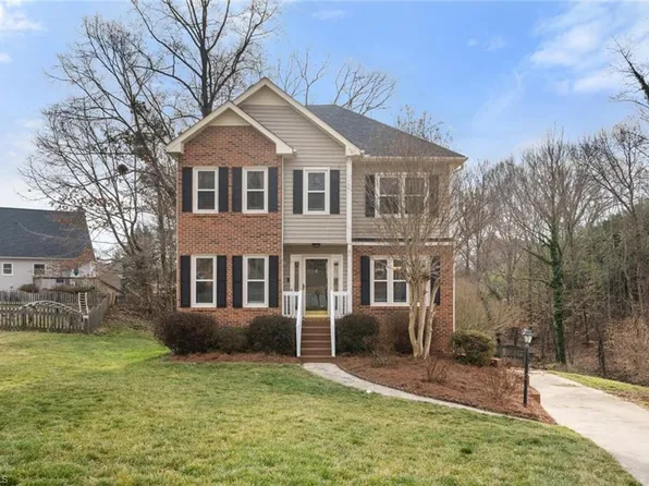 165 Spring Park Ct, Clemmons, NC 27012