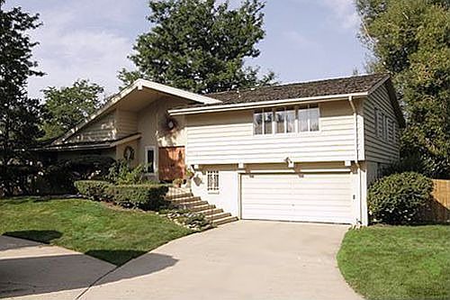 This grand home offers the best mountain views in Cherry Knolls! 