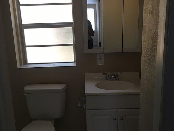 5th image of 1002 Kimball Dr