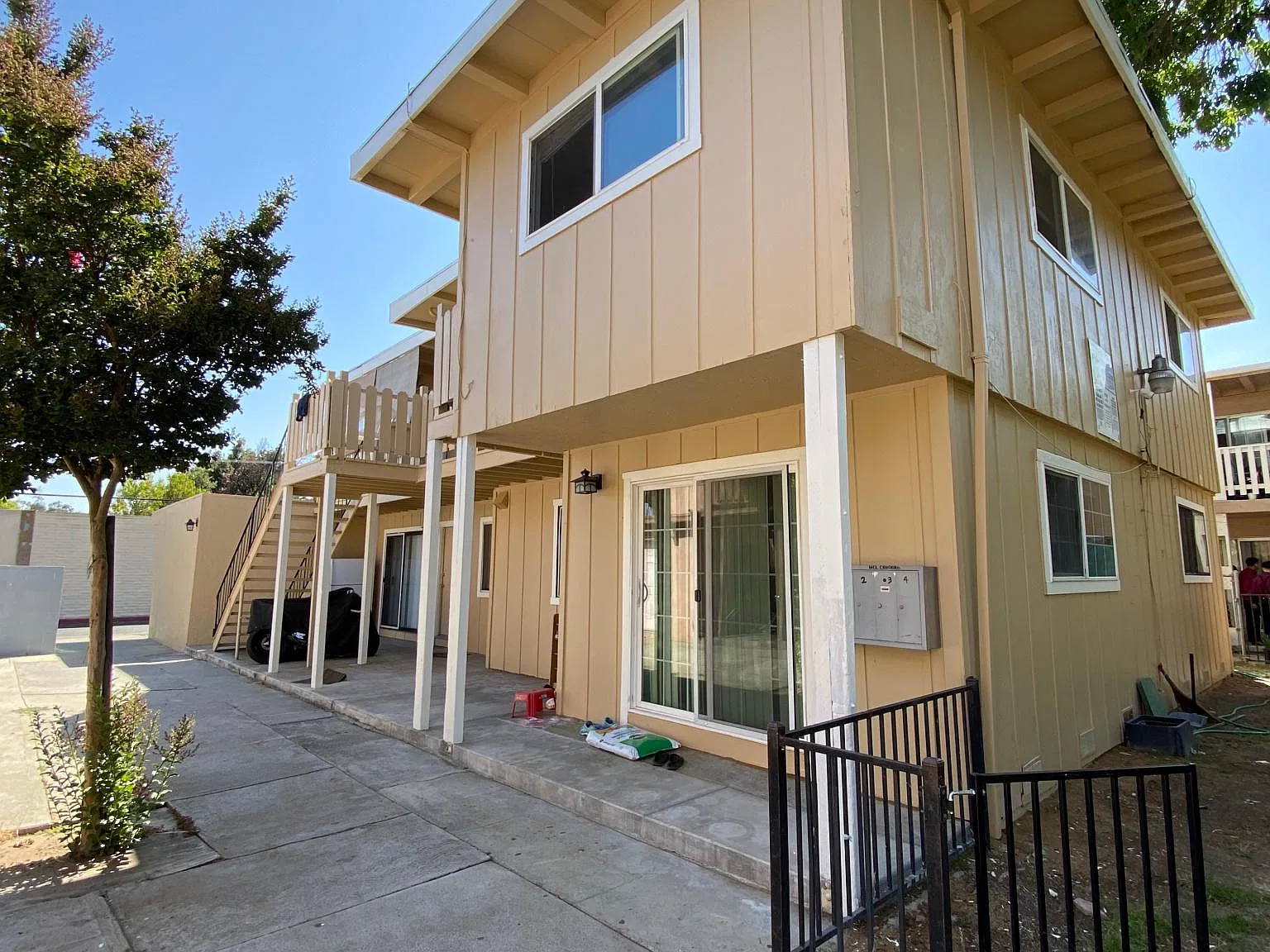 1612 Crucero Dr — Photo 2