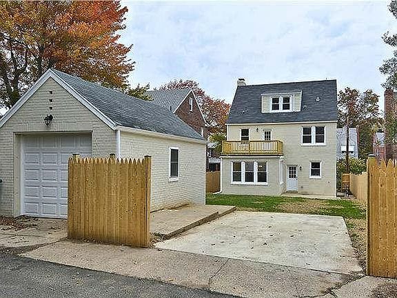 2nd image of 2617 Newton St NE