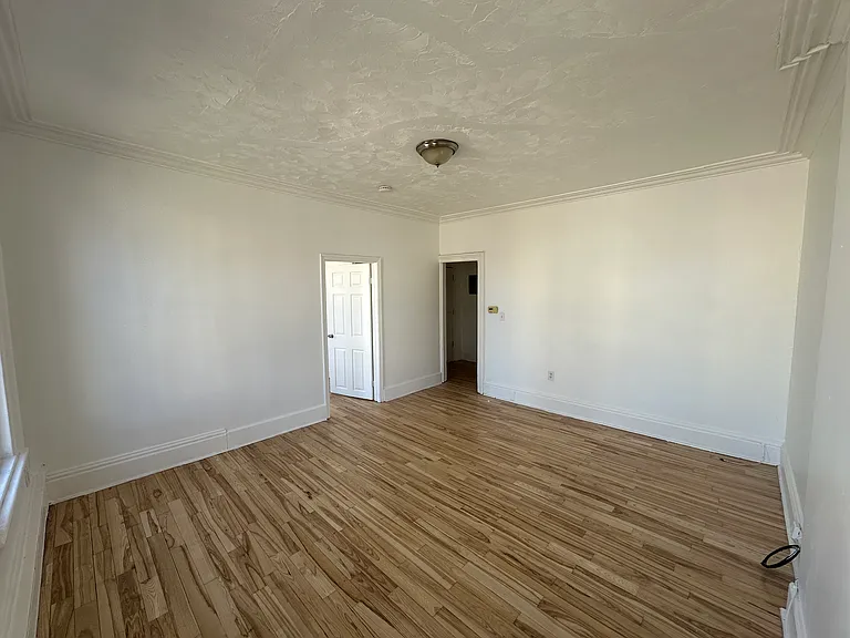 84 Front St #2 — Photo 2