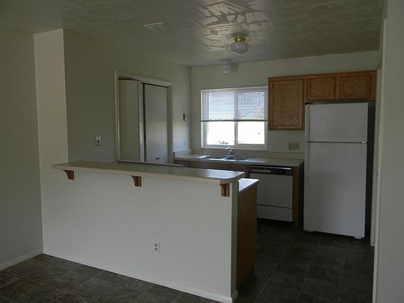 3rd image of 88 W 820 S APT 2