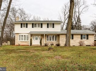4 Hickory Rd, Carlisle, PA 17015
