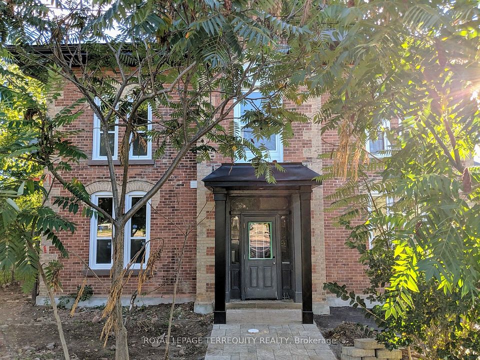 1st image of 44 Main St N #1