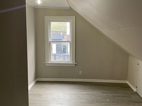 5th image of 609 Bakewell St