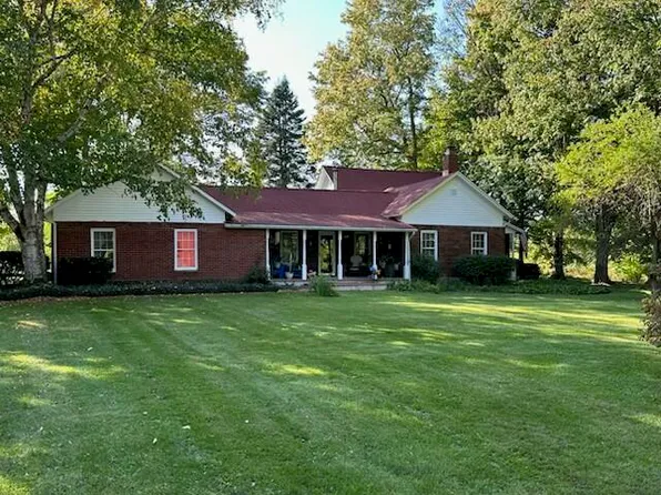 2710 W Winn Rd, Niles, MI 49120