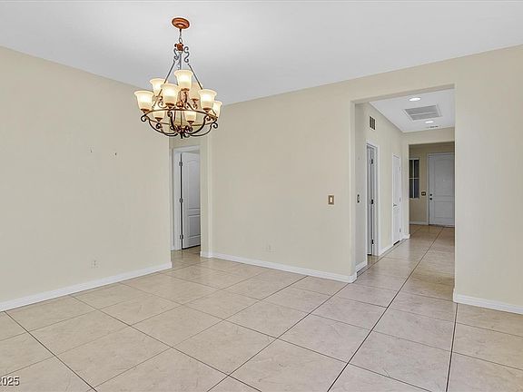 5th image of 10419 Bush Mountain Ave