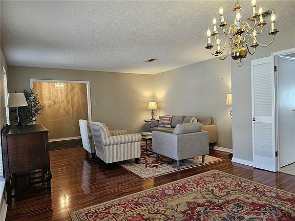 5th image of 3827 Mimosa Dr