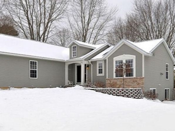 79 Rogue River View Dr NE